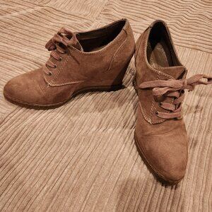 XAppeal Trista Taupe Suede Women’s Wedges Size 8